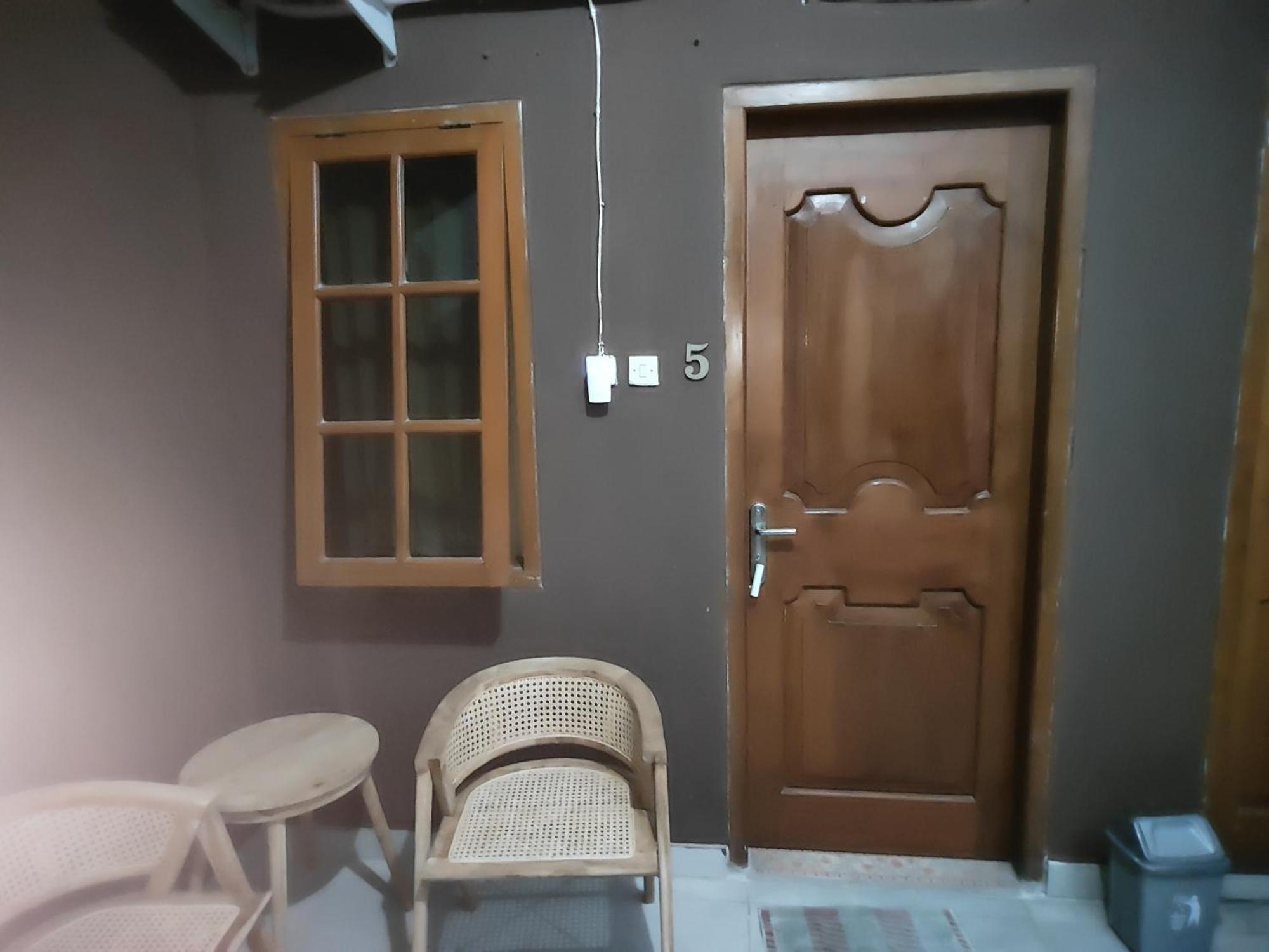 Tirto 27 Homestay Yogyakarta Ngoại thất bức ảnh