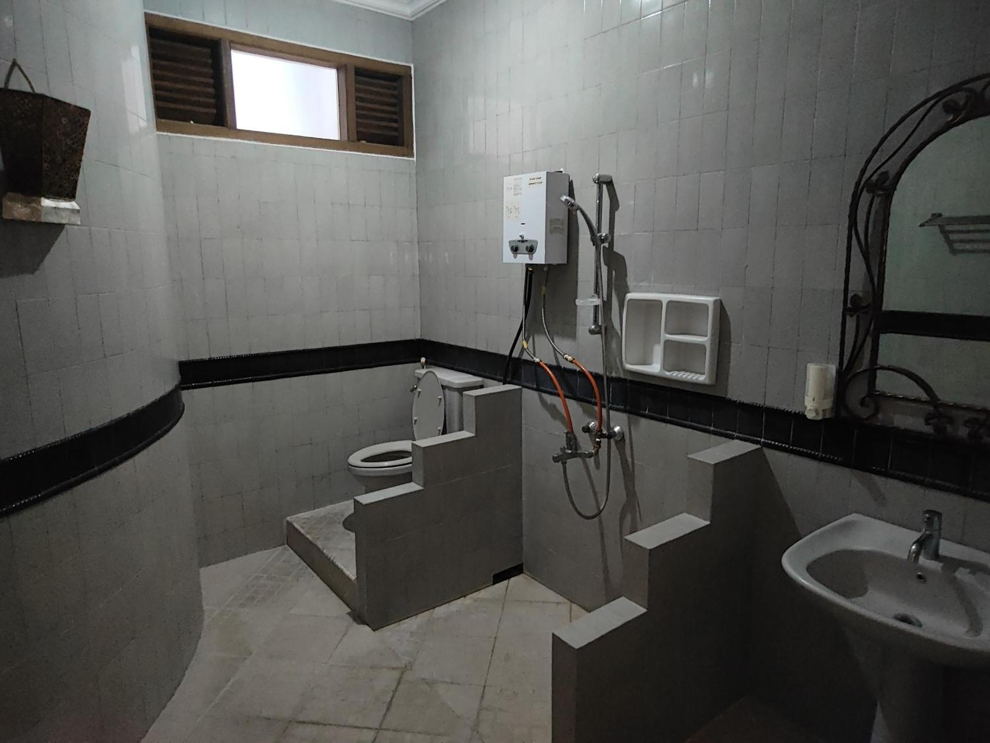 Tirto 27 Homestay Yogyakarta Ngoại thất bức ảnh